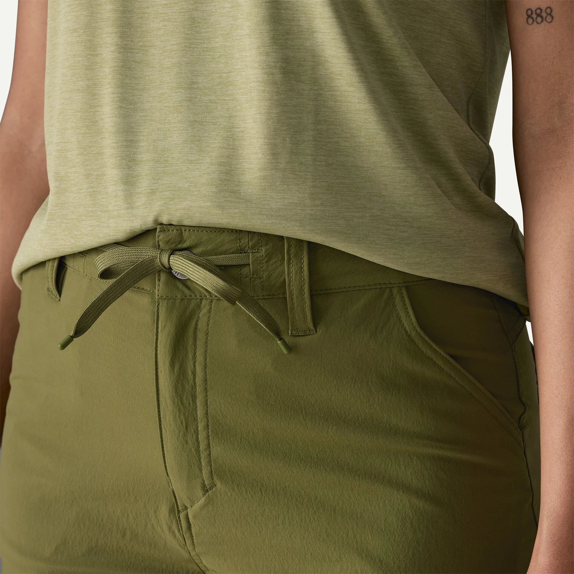 W's Quandary Shorts - 5" Secondary image