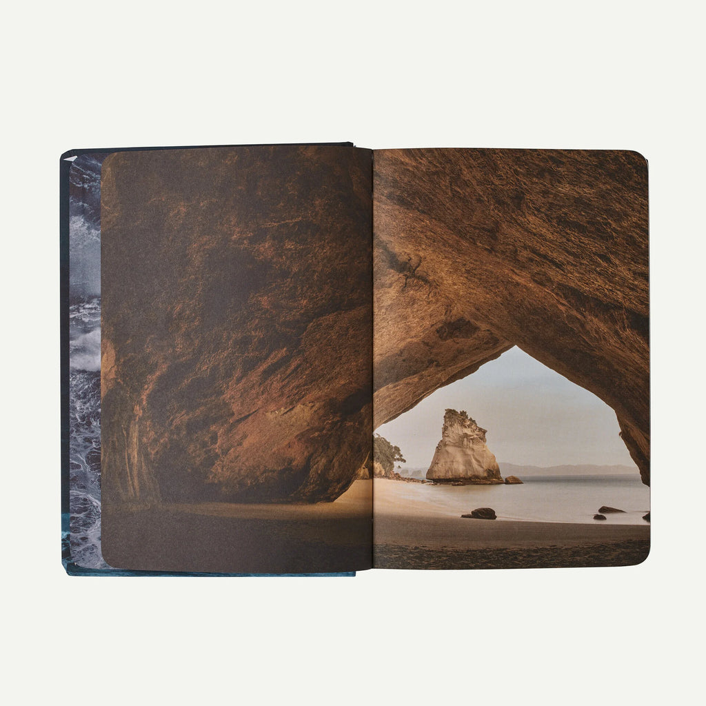 Waves and Beaches: The Powerful Dynamics of Sea and Coast (By Willard Bascom and Kim McCoy)