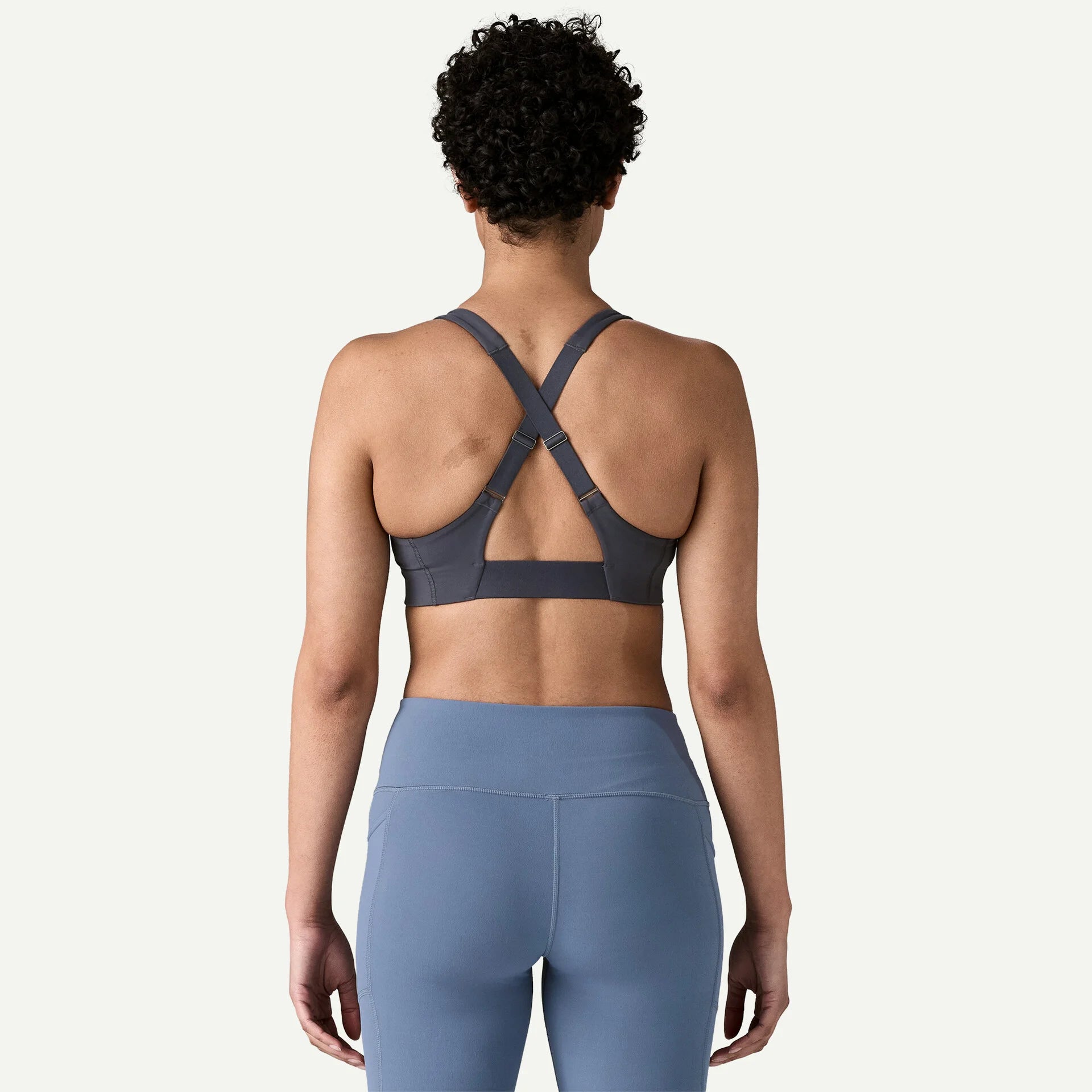 W's Shadowlite Mid-Impact Adjustable Bra Secondary image